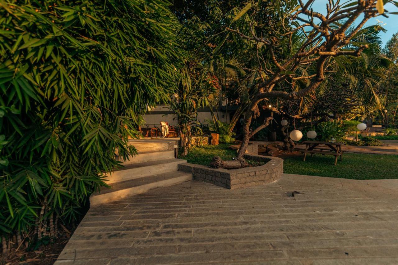 The Lighthouse - Formerly Known As Utan Sea Resort Thane Eksteriør billede