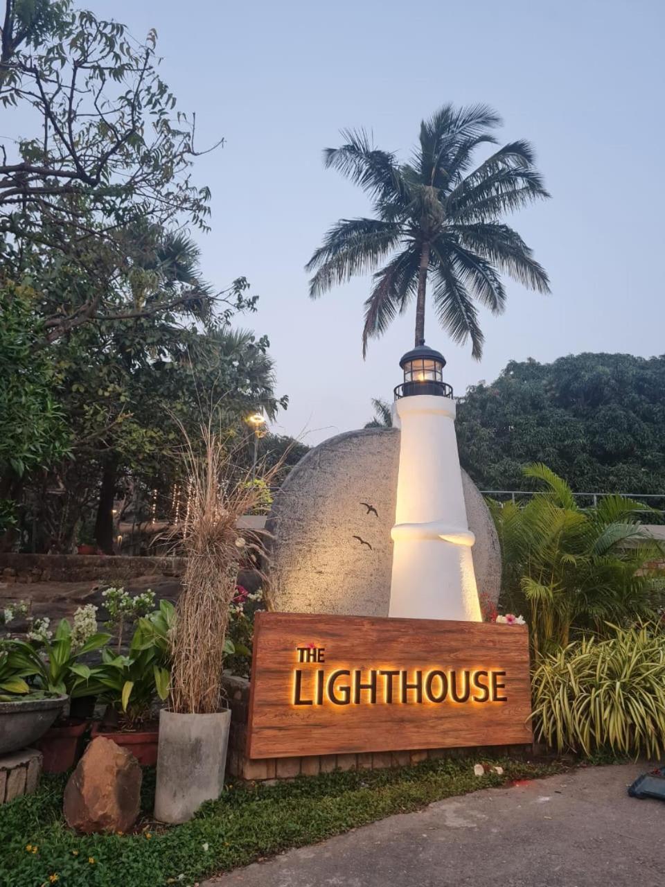 The Lighthouse - Formerly Known As Utan Sea Resort Thane Eksteriør billede