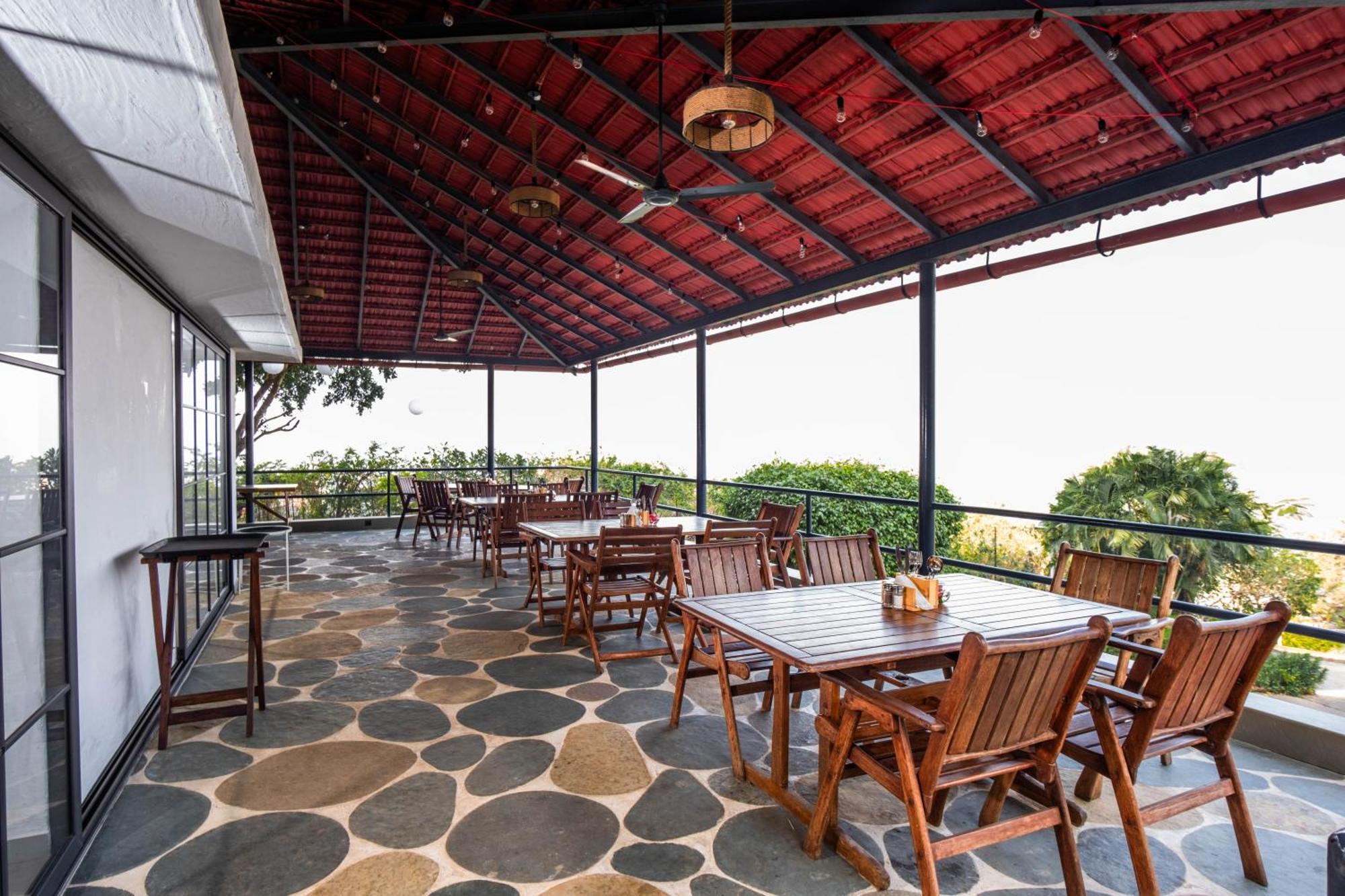 The Lighthouse - Formerly Known As Utan Sea Resort Thane Eksteriør billede